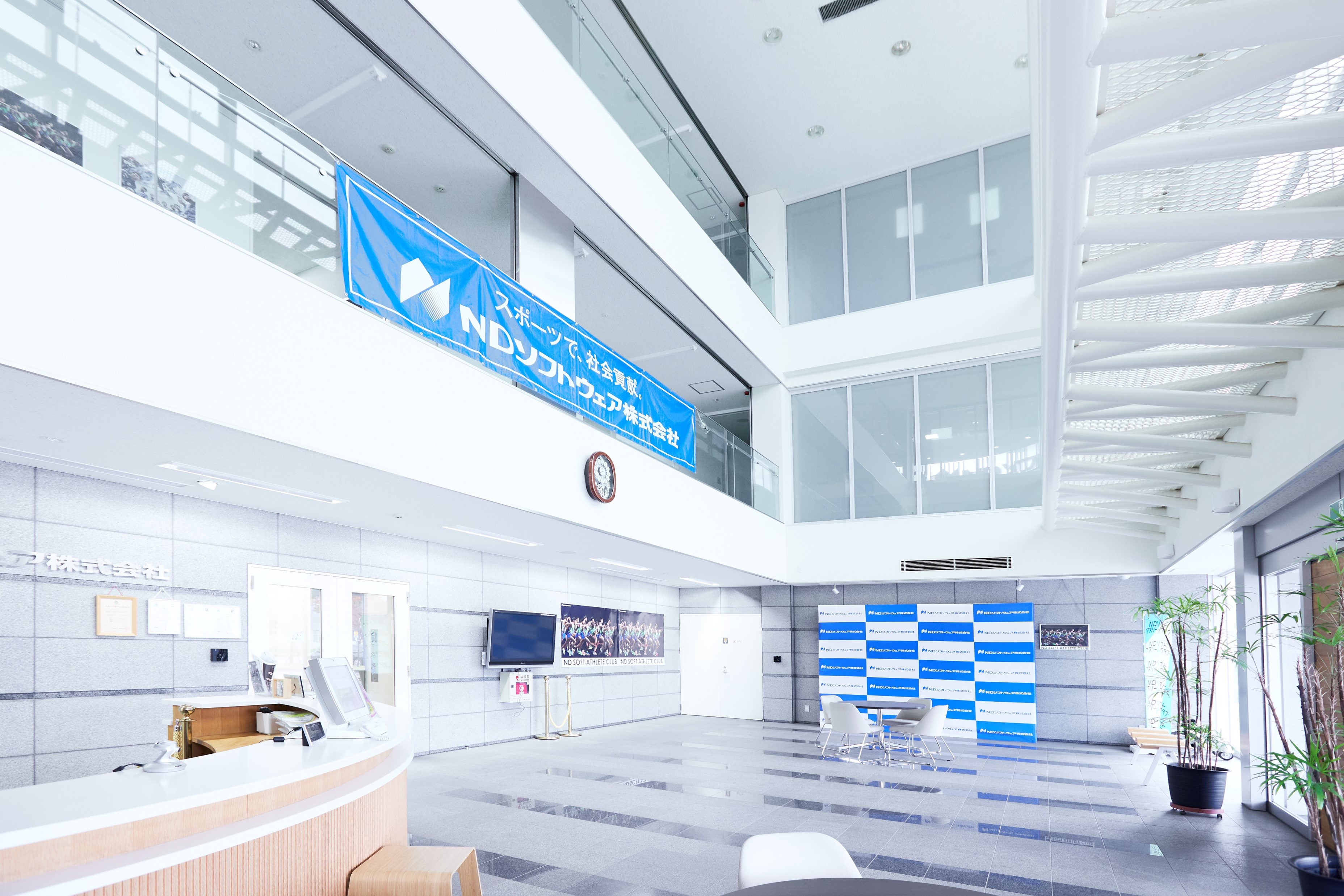 本社エントランス