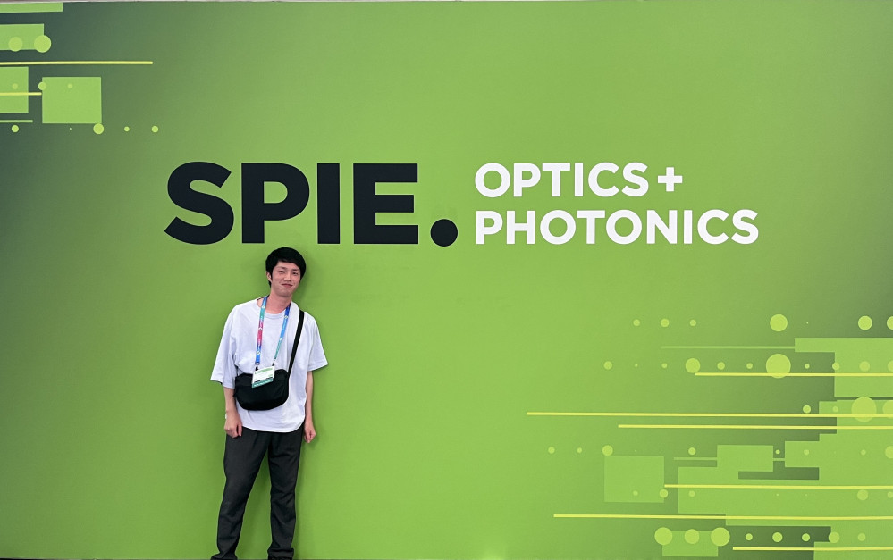 大学院理工学研究科大学院科博士前期課程1年生の上小林柾さんが米国サンディエゴで行われたSPIE Optics + Photonics 2023でIXPE衛星に関する研究について発表を行いました。